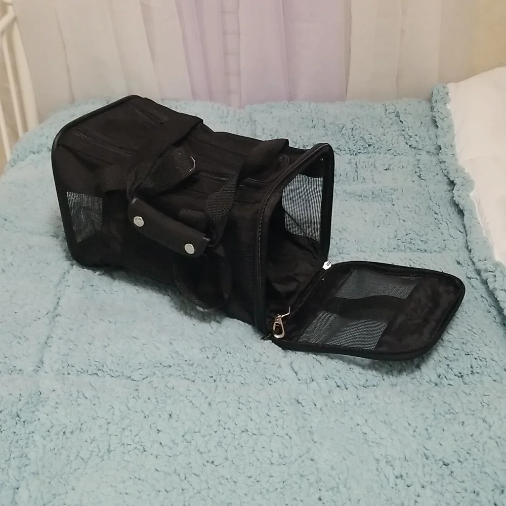 Dog carrier